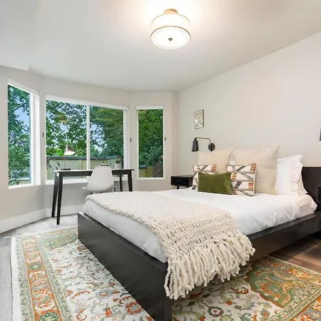 Madison Park Seattle With Outdoor Private Garden And Grill 1Br 1Ba Villa